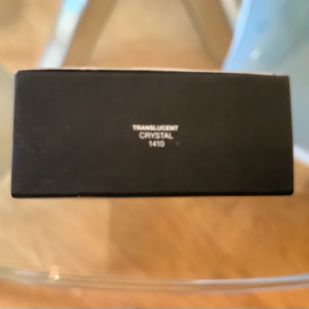 NARS translucent loose
